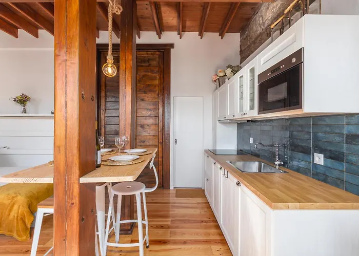 4 Pessoas No 公寓 *