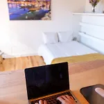 4 Pessoas No Appartement *